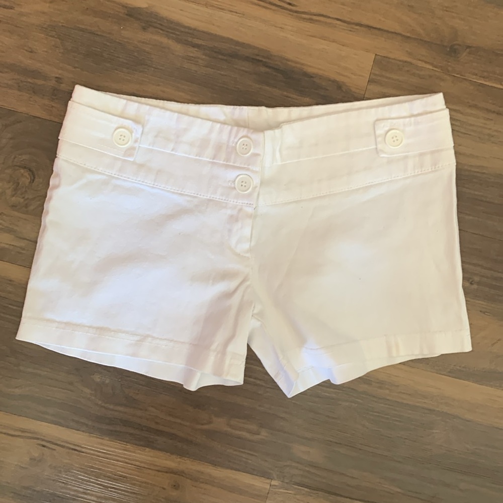 WHITE COTTON SHORTY SHORTS FROM LIPSY• SIZE 5•EC
